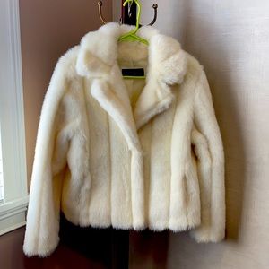 Fabulous Fur White coat size S
